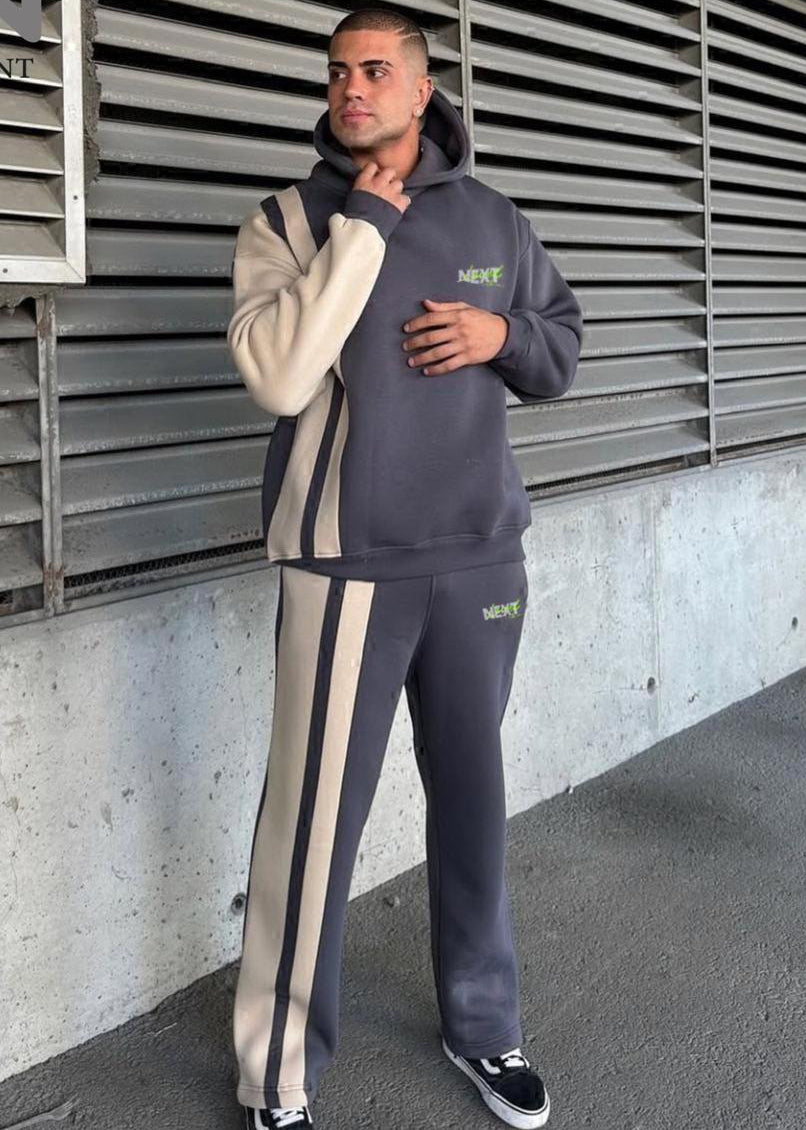  tracksuit 